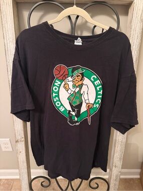 Boston Celtics Y2K Lucky Leprechaun Graphic T Shirt 2XL Delta Black NBA